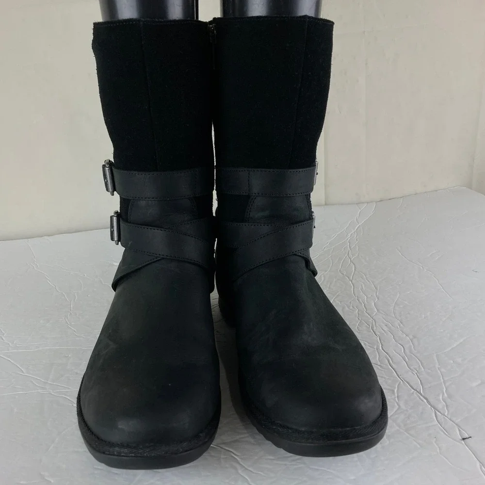UGG Simmens Waterproof Sherpa Lined Boots Sz 9 Black Leather Suede Moto Gorpcore